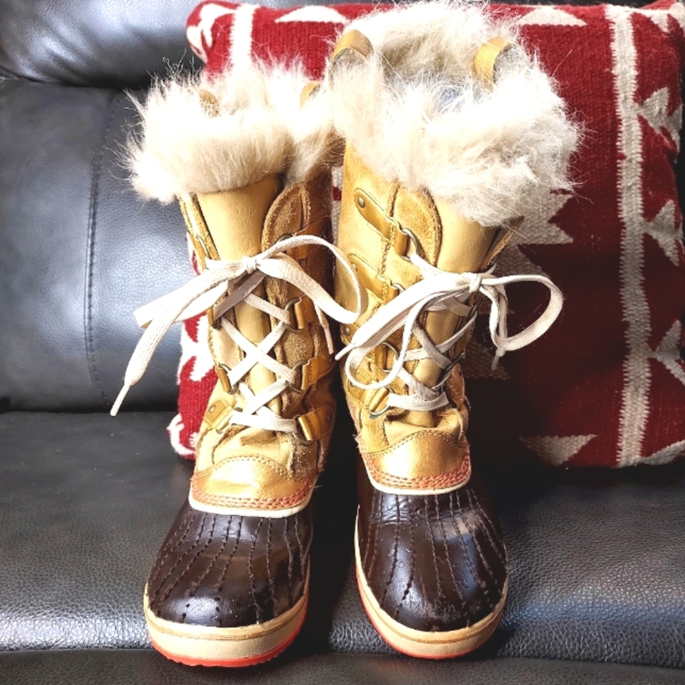 SOREL Gold and Brown Winter Boots Size 4